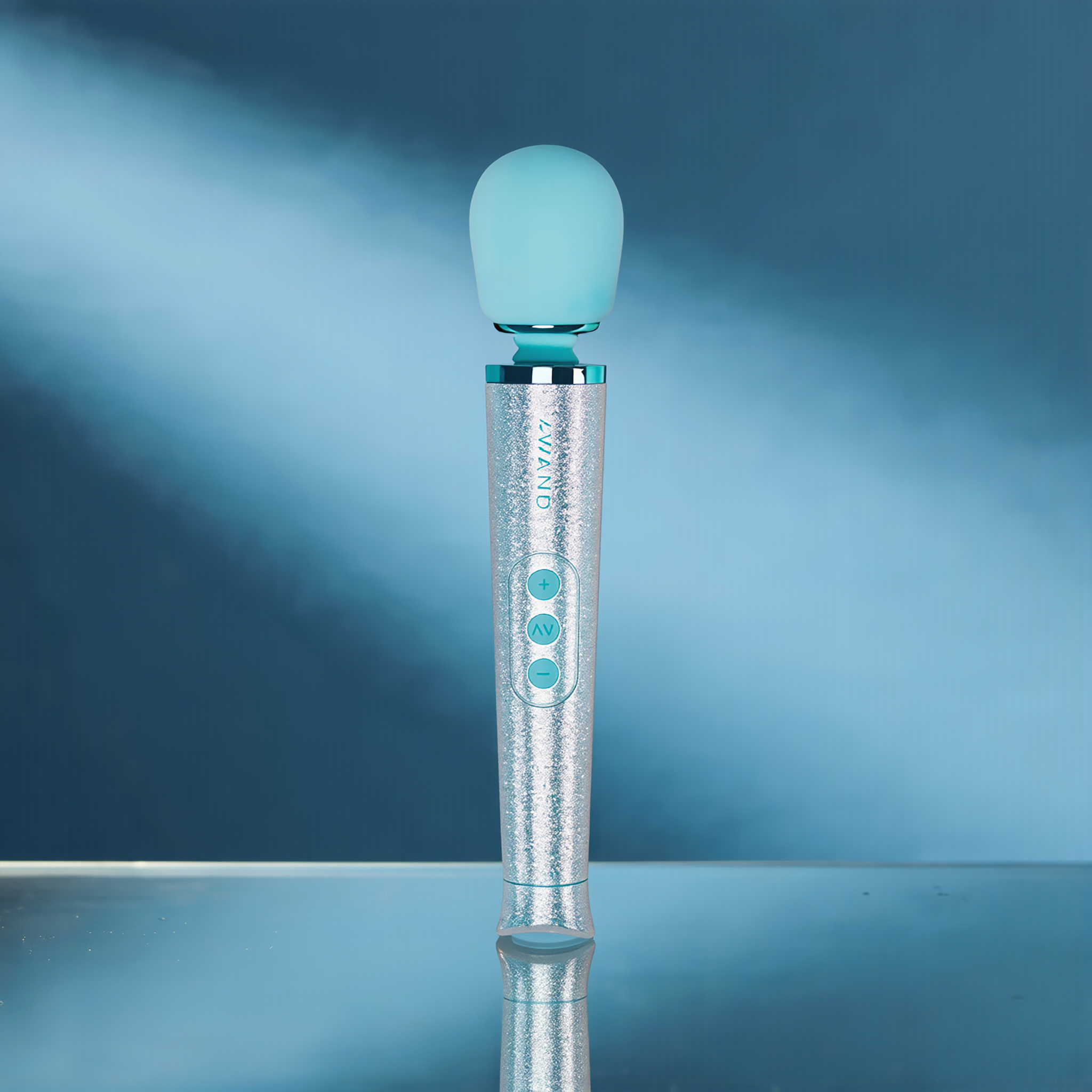 Le Wand All That Glimmers Petite Rechargeable Vibrating Massager Special Edition Set Light Blue
